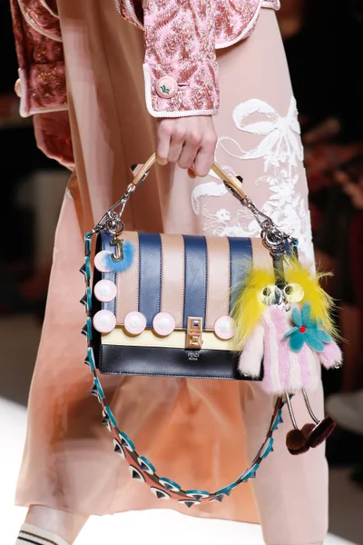 Look 3